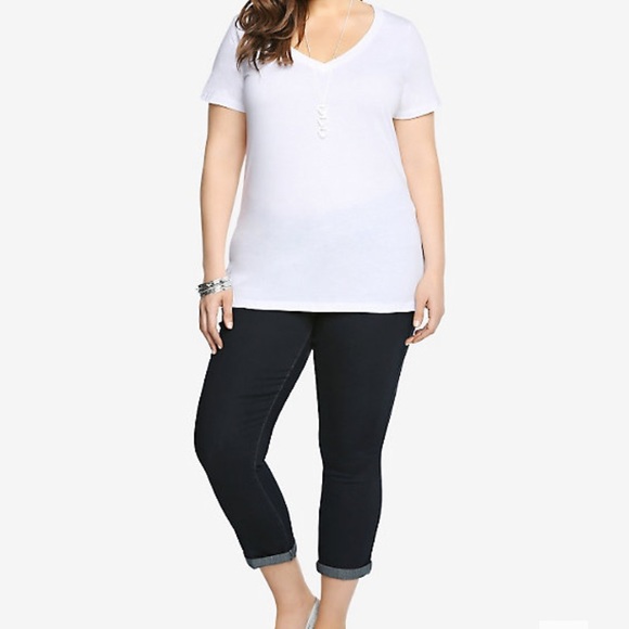 Torrid soft White Premium Vneck Tshirt 5 - Picture 3 of 7
